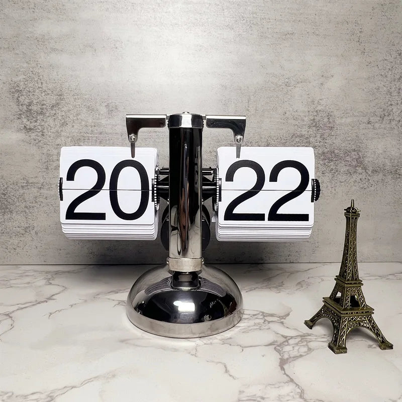 Retro Auto-Flip Desk Clock – Minimalist Vintage Timepiece