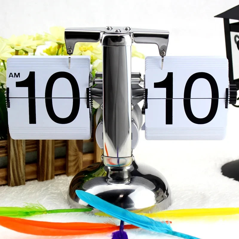 Retro Auto-Flip Desk Clock – Minimalist Vintage Timepiece