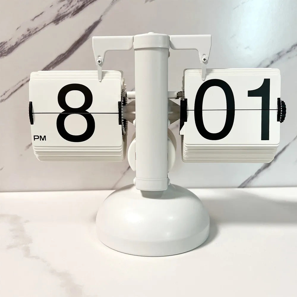 Retro Auto-Flip Desk Clock – Minimalist Vintage Timepiece