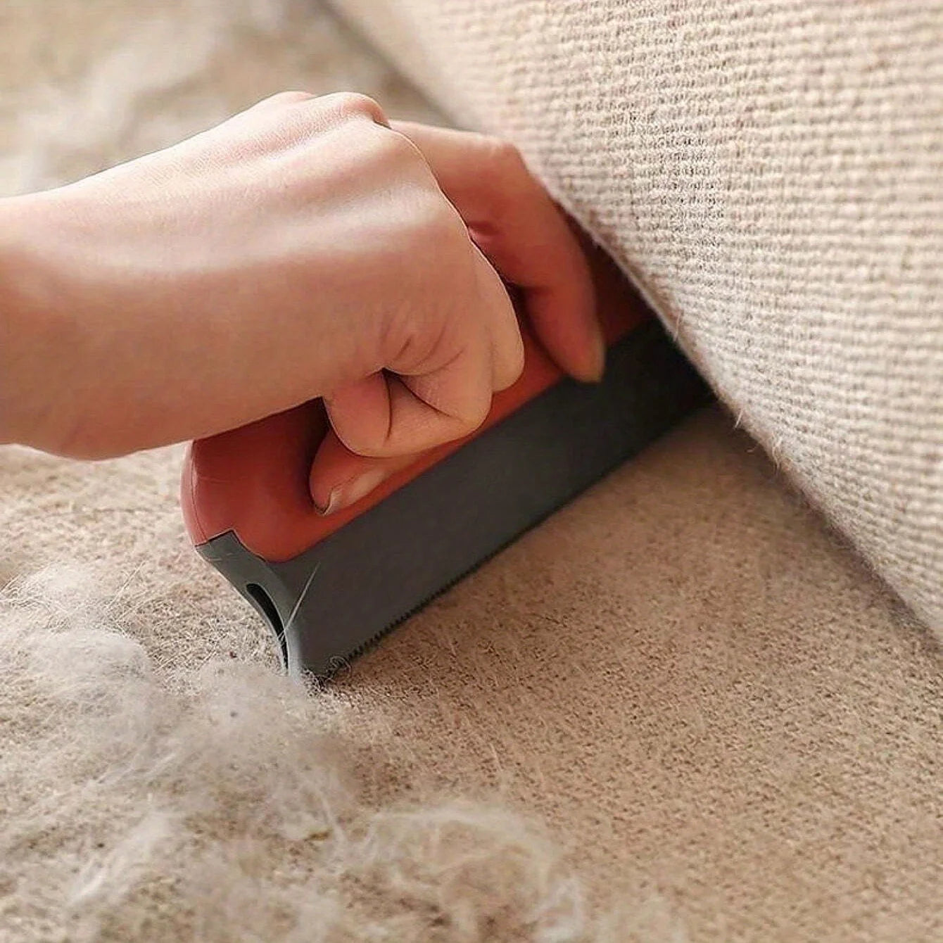 Multi-Surface Lint & Hair Remover – Reusable Upholstery Cleaning Tool