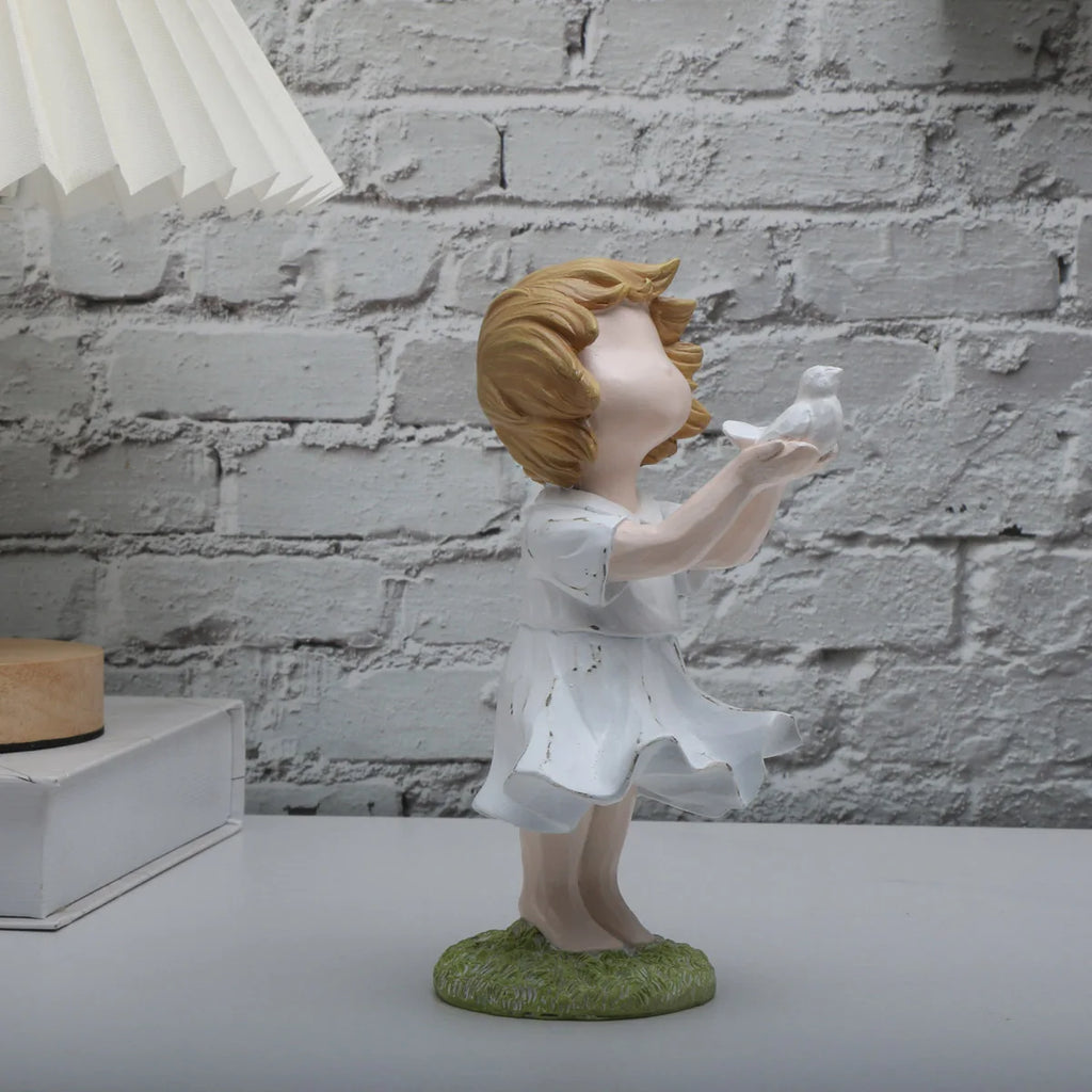 Heart Balloon Girl Sculpture – Modern Art Resin Statue Inspired Décor